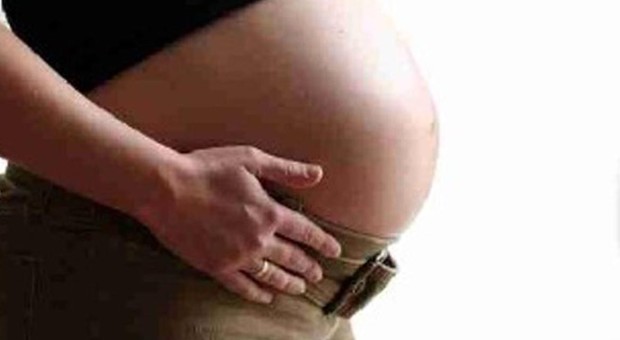 Transgender all'8° mese di gravidanza: "Sono un uomo con un utero"