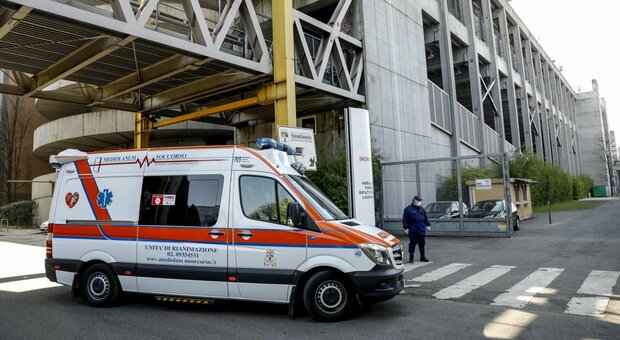 Lombardia, rafforzati i posti ospedalieri: 200 in terapia intensiva per i prossimi 2 giorni