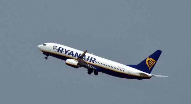 Ryanair, troppi scioperi abbassano l'utile della compagnia