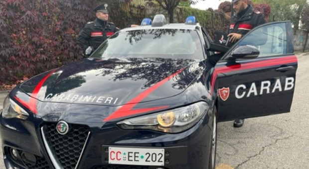 Una pattuglia di carabinieri a Pescara