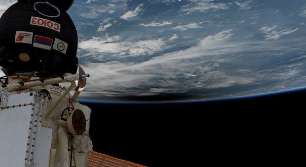 Nespoli e l'eclisse solare dallo spazio: la foto capolavoro dell'astronauta italiano sulla stazione internazionale