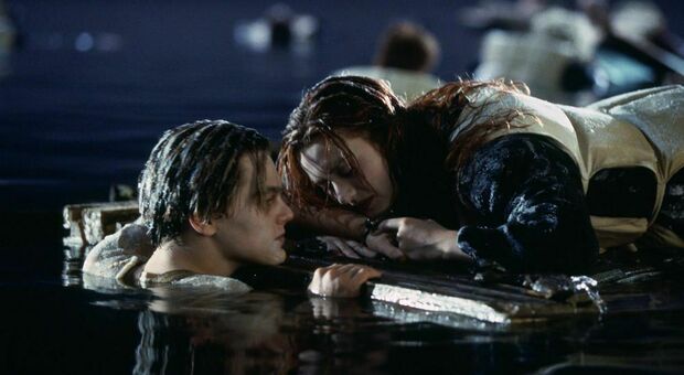 Titanic, Jack poteva salvarsi sulla zattera? Il regista: «Era impossibile, lo dimostrano studi scientifici»