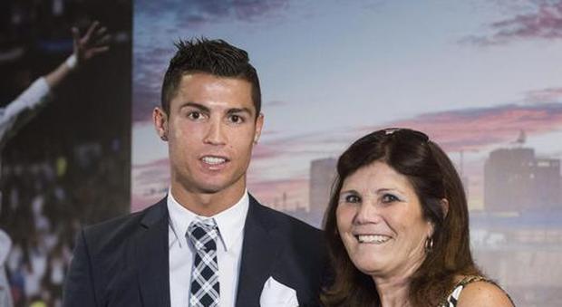 Juve, la mamma di Ronaldo: «Sono felice per la nuova tappa vita di mio figlio»