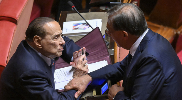 La Russa e il "vaffa" di Berlusconi in Aula: «Se l'ha detto non era rivolto a me. Nessuna ingiuria»