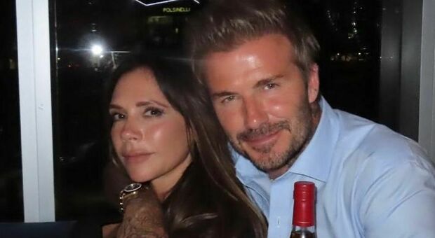 David Beckham, Victoria pubblica la foto sexy: «Stiamo festeggiando». I fan impazziscono
