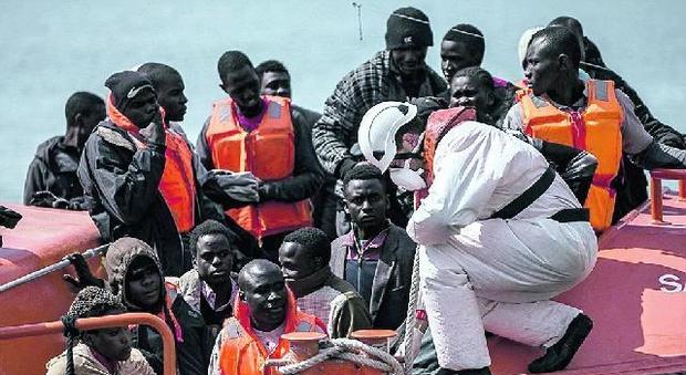 Libia senza controllo: 400 mila profughi sono pronti a partire
