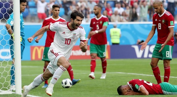 Marocco-Iran 0-1: l'autogol di Bouhaddouz nel recupero firma la prima sorpresa mondiale