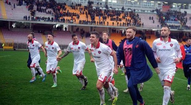 Immenso Perugia a Lecce, Camplone dopo il 4-3: «Questa gioia è tutta per il presidente e i tifosi»