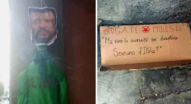 Fantocci di Minniti e Salvini davanti alle sedi di Pd e Lega a Rho