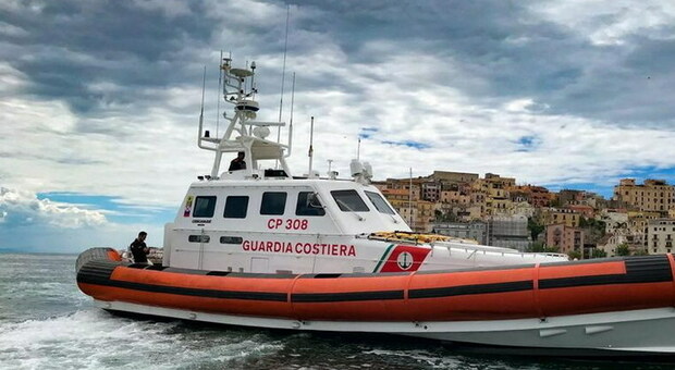 Una motovedetta della Guardia Costiera di Gaeta