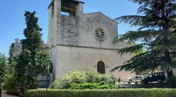 Scoperte 31 tombe in chiesa: lavori sospesi a San Vittore ad Ascoli