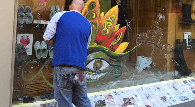 Sorrento, artisti da tutta Italia per decorare le vetrine