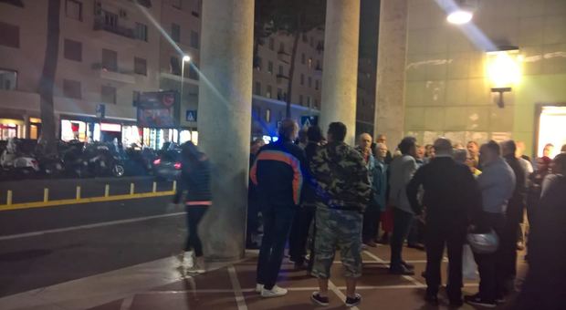 Roma, in viale Libia cordoli lungo la preferenziale, protesta dei residenti: «Sono pericolosi»