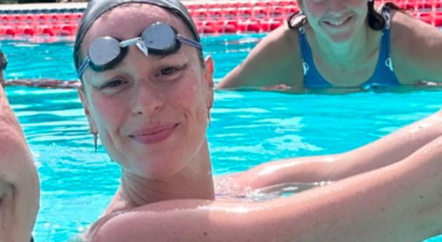 Federica Pellegrini torna ad allenarsi in piscina: «È sempre un piacere»
