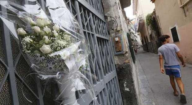 Diciannovenne ucciso a Torre del Greco, in fuga il padre dell'amico assassino