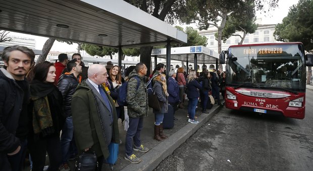 Roma sciopero trasporti, città nel caos: chiuse metro A e B