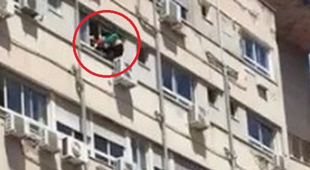 Napoli, donna si lancia dalla finestra del Santobono: è la mamma di un bambino malato