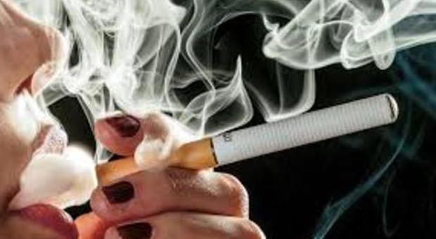 La sigaretta “consuma” il cervello e l'effetto negativo resta a lungo