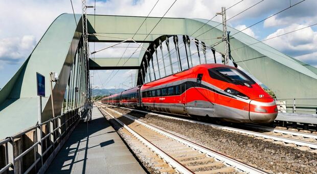 Treno nella tratta per Verona (foto di archivio)