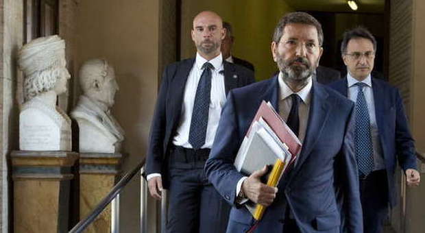 Roma, Ignazio Marino: «Dimissioni irrevocabili, lunedì le formalizzerò»