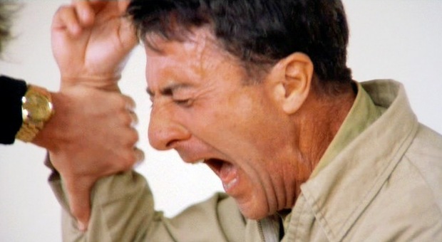 Dustin Hoffman, nella foto in una scena di "Rain man", accusato di molestie sessuali su una 17enne. L'attore si scusa