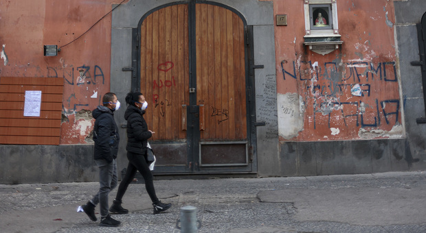 Coronavirus in Campania: arresto, multa e quarantena se si è fuori senza motivo
