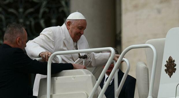 Papa Francesco come sta? Quadro clinico migliora, ma messa delle Palme celebrata dal cardinale Sandri