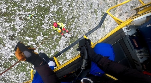 Frosinone, escursionista ferito dopo una caduta soccorso sui monti in Val di Comino