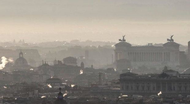 Smog a Roma, le limitazioni del traffico di venerdì 23 e sabato 24 dicembre per lo sforamento delle polveri sottili L'ORDINANZA