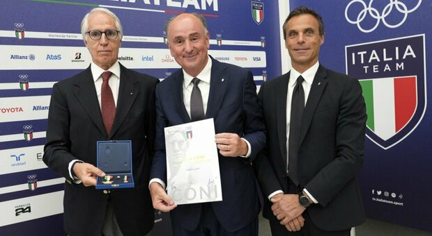 Premio a Fabio Luna: il presidente del Coni Marche riceve la stella d'oro al merito da Giovanni Malagò