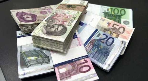 Da domani si può tornare a cambiare la lira: ce ne sono per 2 miliardi di euro