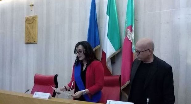Latina, il giuramento di Eleonora Della Penna: si è insediato il Consiglio provinciale