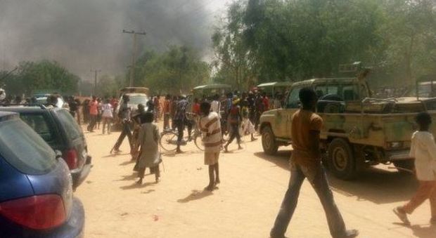 Bambini bruciati vivi, nuova strage di Boko Haram in Nigeria: 65 morti