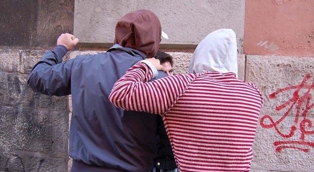 Milano, baby gang semina terrore nei supermarket: arrestati 5 ragazzini