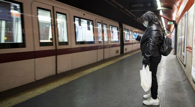 Metro: incubo Re di Roma, chiusa 17 volte in tre mesi (non riaprirà prima di martedì)