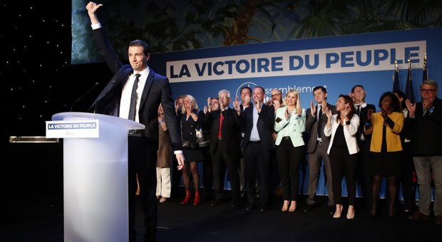 Europee in Francia, sconfitta di misura per Macron che apre ai Verdi