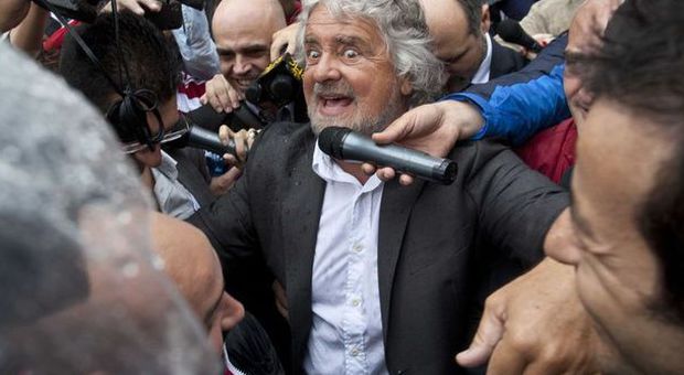 Sanremo, Grillo avvisa: "Dalle 19 sarò al Festival. Prima fuori, poi dentro".