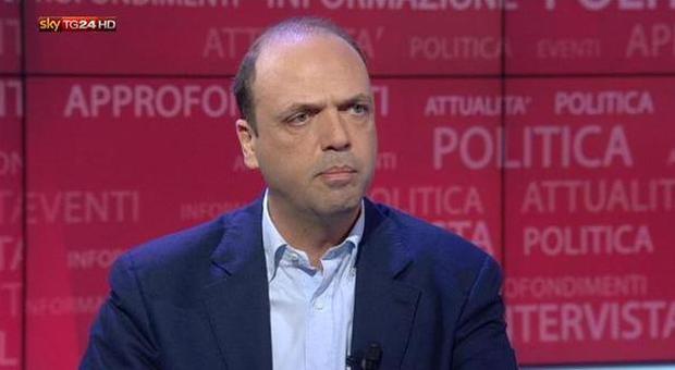 Caso de Magistris, Alfano: «Cambiare legge Severino nella parte sui sindaci»