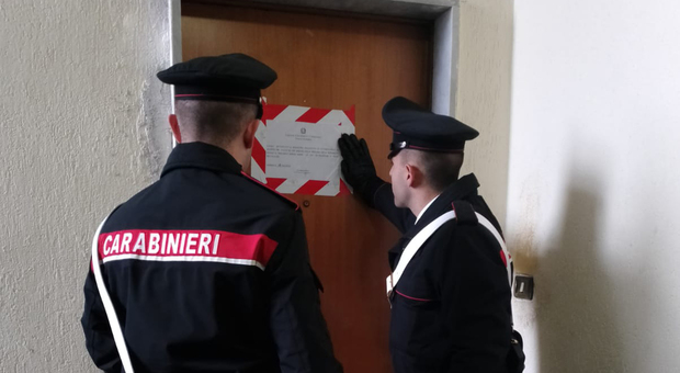 Carabinieri sequestrano l'appartamento