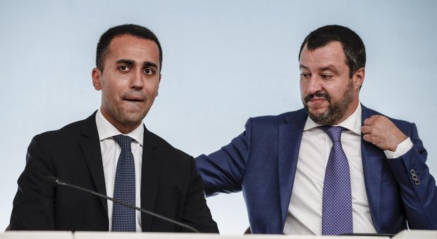 Il tweet di Calenda: «Salvini e Di Maio, invece di protestare come adolescenti andate in UE a gestire il dossier Fincantieri»