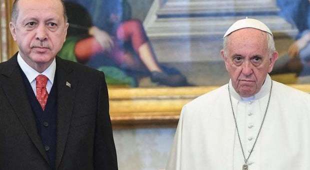 Santa Sofia, Erdogan invita il Papa alla conversione a moschea