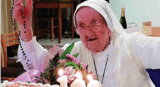 Suor Eugenia alla festa dei 109 anni