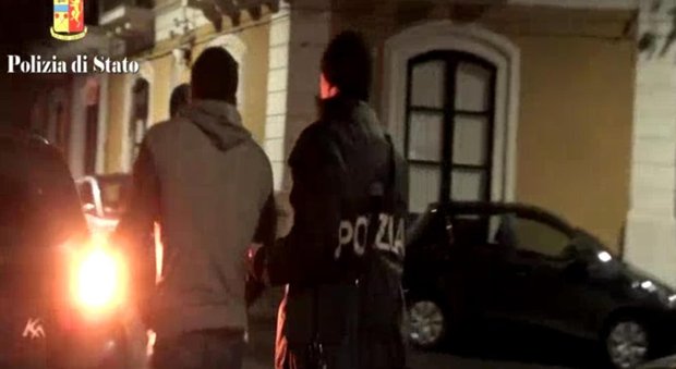 Catania, costrette a prostituirsi con la maledizione woodoo: 6 arresti per prostituzione minorile
