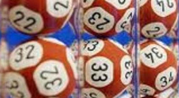 Lotto, le estrazioni del primo ottobre e i numeri vincenti del Superenalotto