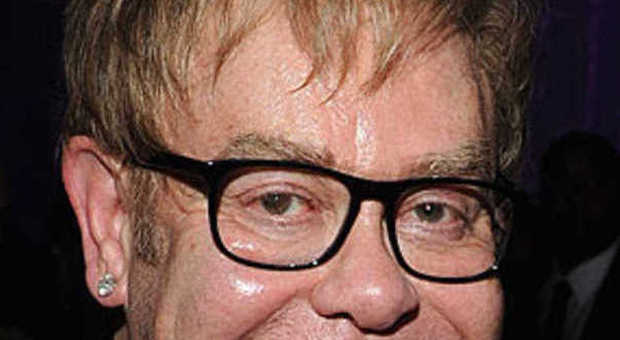 Elton John (hellomagazine.com)