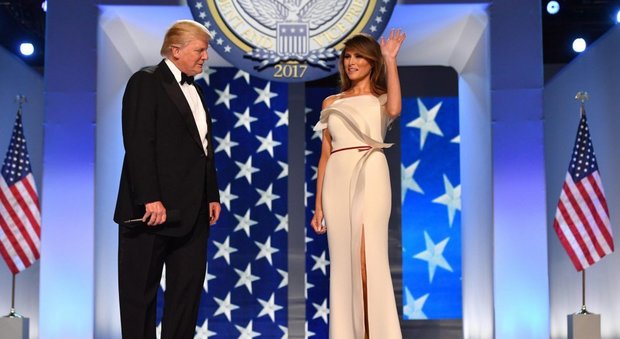 Usa, Trump e Melania ballano sulle note di My Way: ma non vanno a tempo