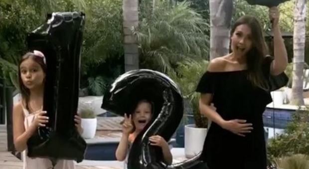 Jessica Alba aspetta il terzo figlio: l'annuncio è social