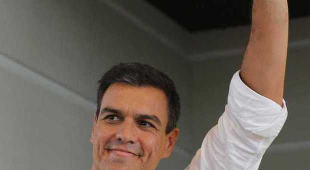 Sanchez, il bello della sinistra europea: «Mi ispiro al vostro leader»