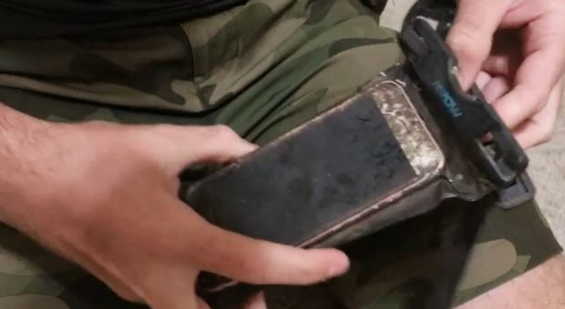 Perde l'iPhone con i messaggi del padre morto nel fiume: ritrovato dopo 15 mesi, funziona ancora