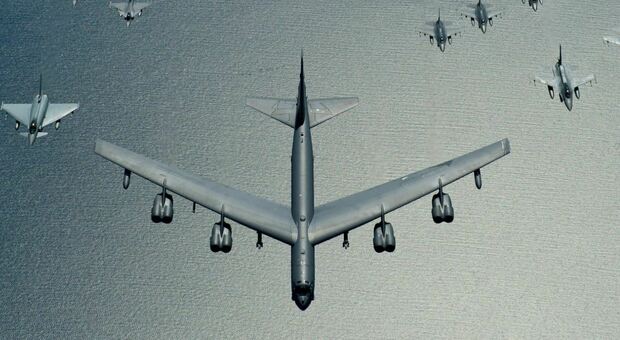 Nato, via ai test nucleari: schierati in Belgio i bombardieri B-52